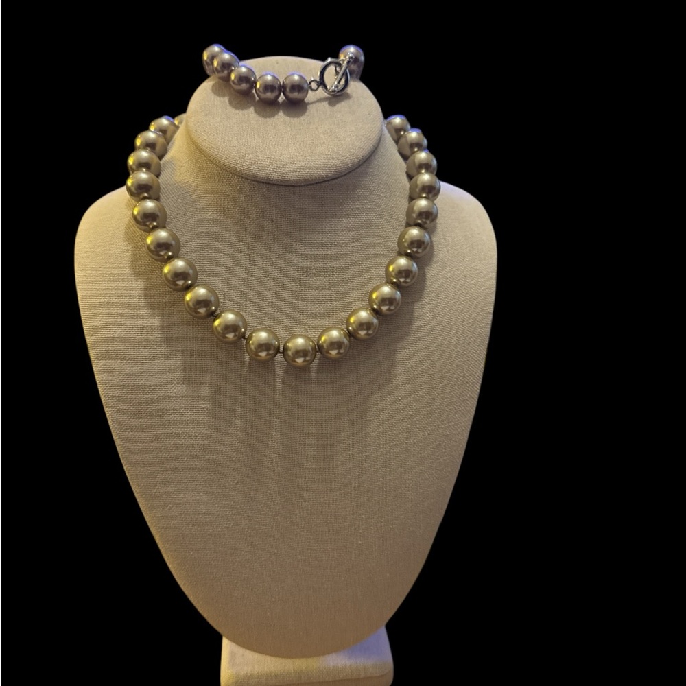 Elegant Gold or Taupe Beaded Necklace and Bracelet Set. Stunning. (A 1 90425)